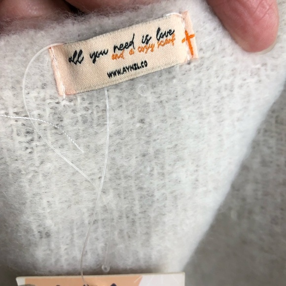 Ombre Gray Heather And White Striped Scarf - Picture 2 of 12